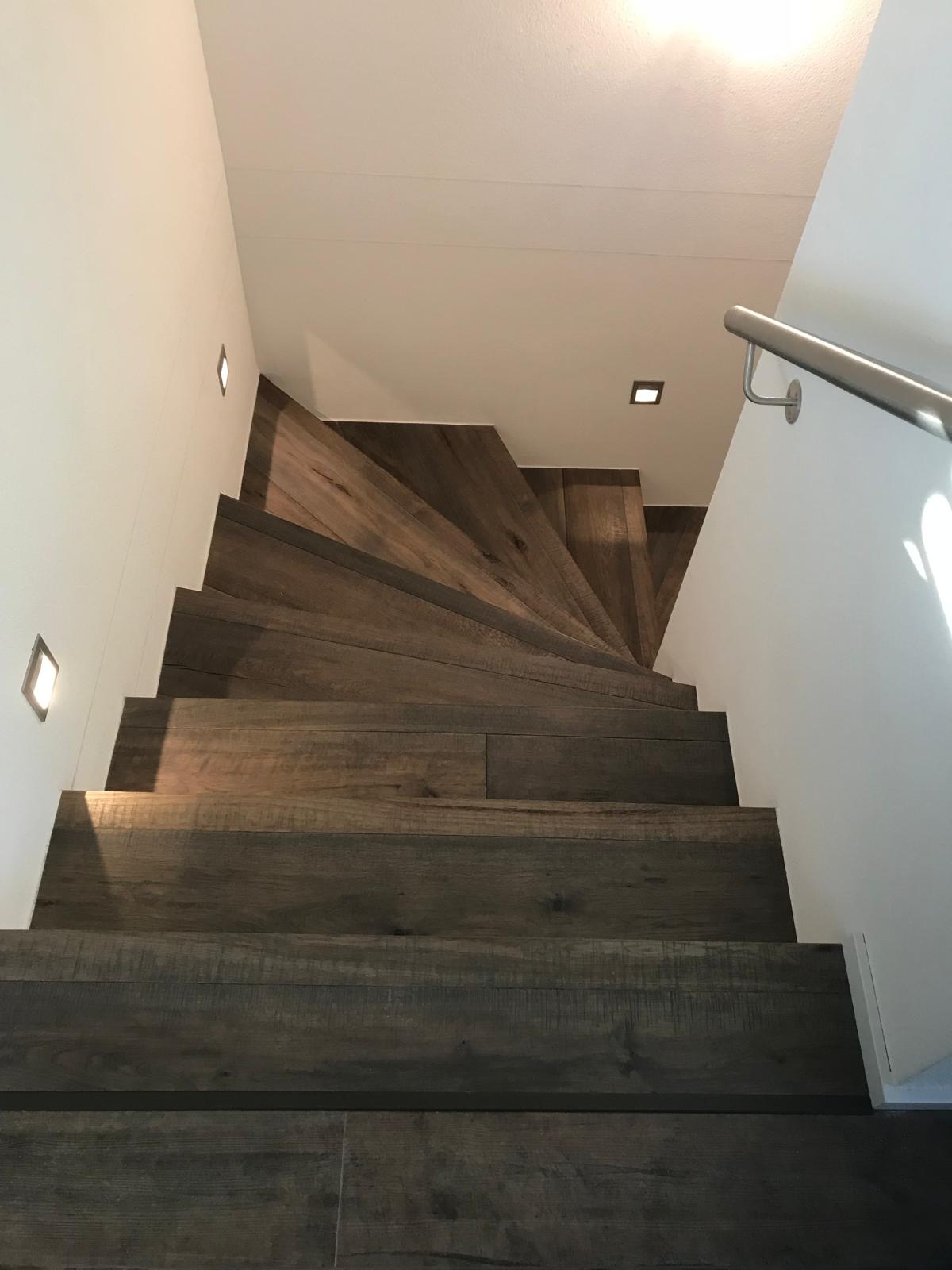 Escalier bois tournant