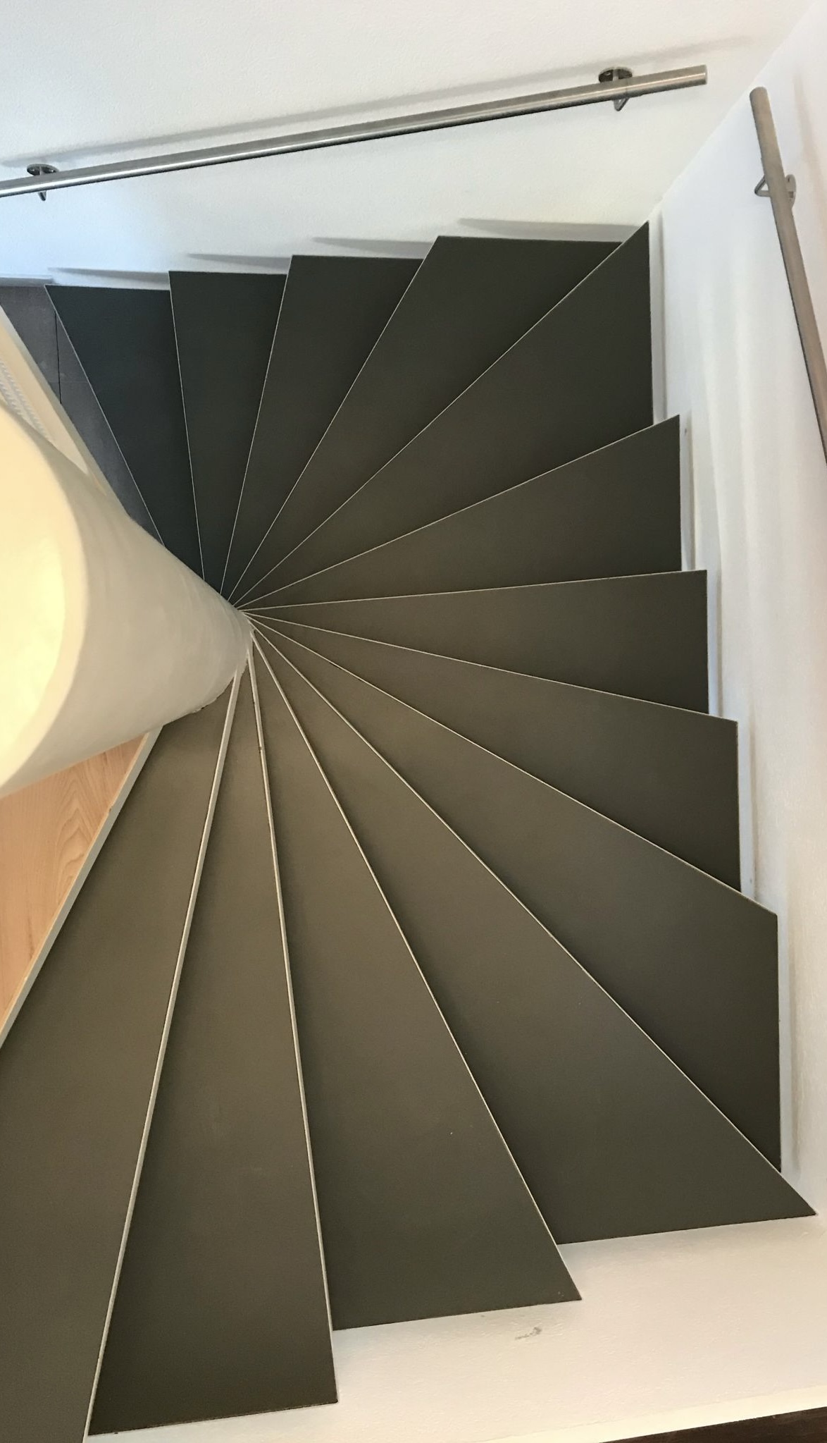 Escalier hélicoïdal habillé linoléum