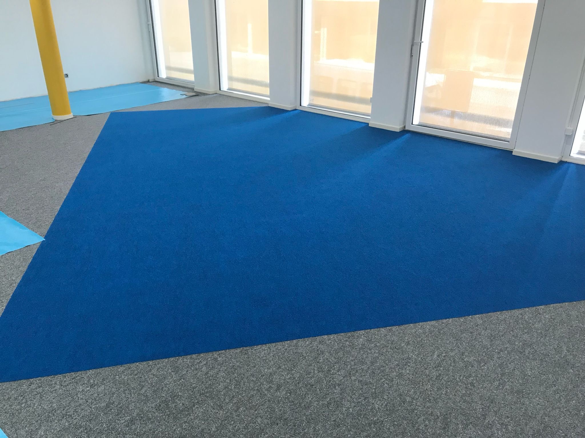 Moquette bleu cobalt design
